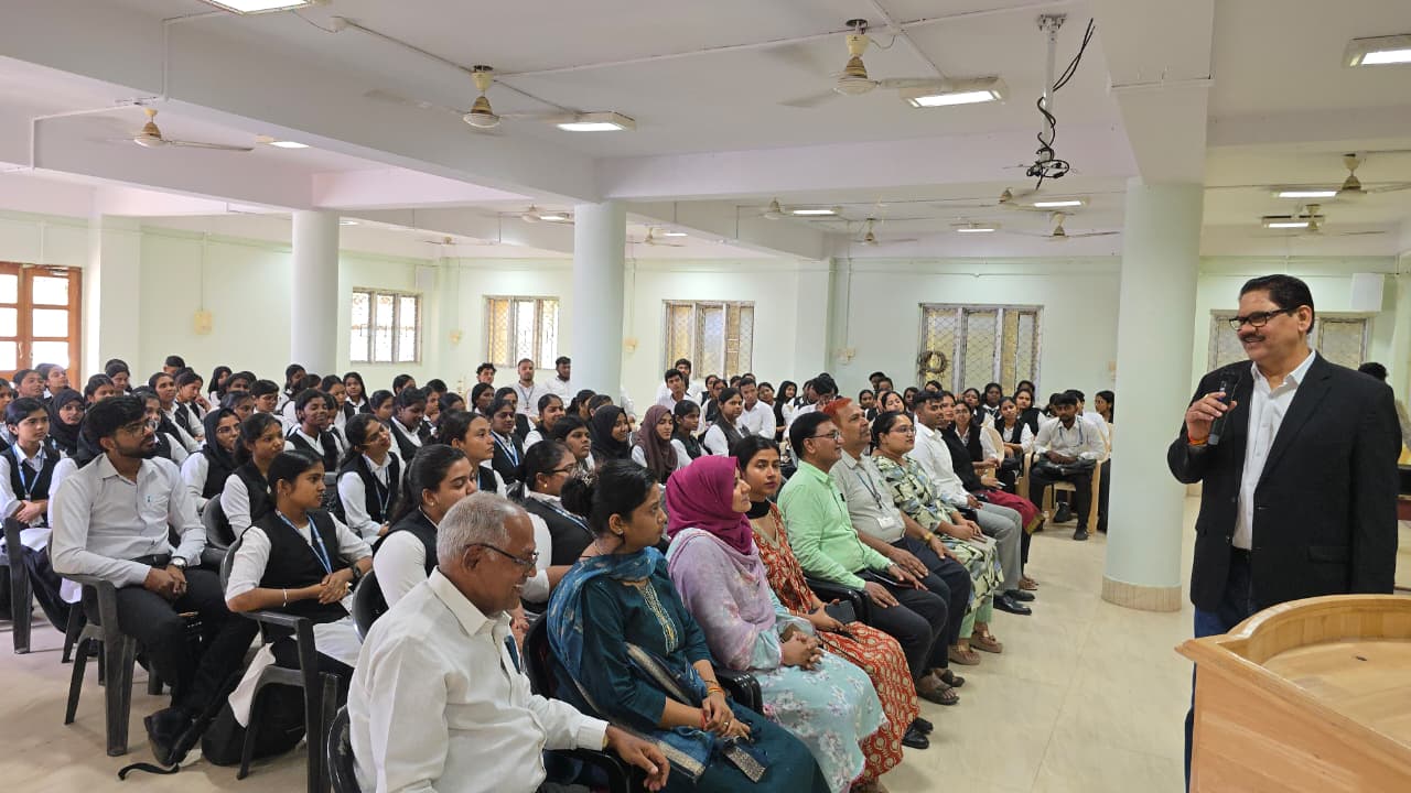 Prof Surya Prakash VC NLIU Bhopal interacts with ALC students